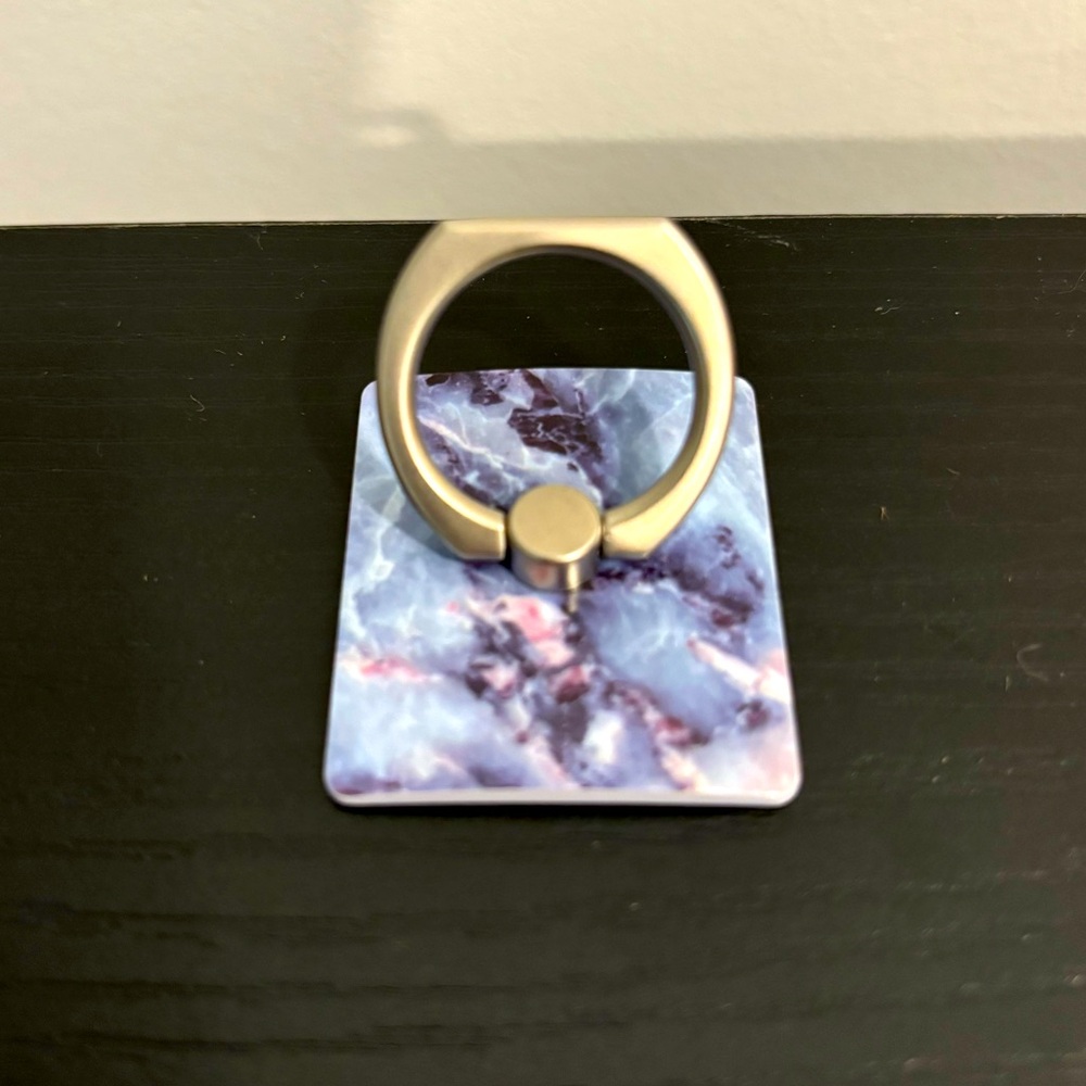 NWT Casely Phone Ring, Blue Marble